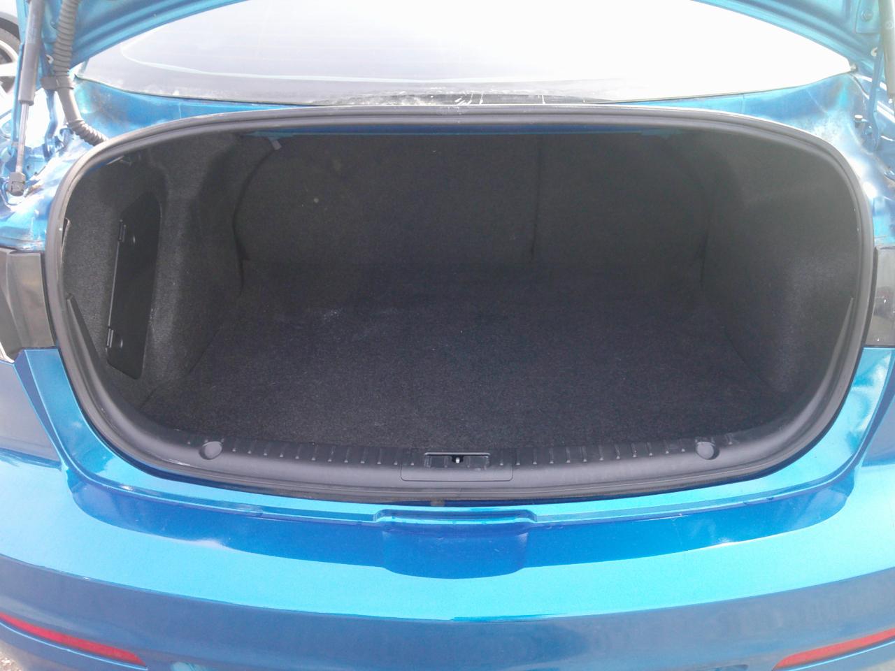 Mazda MAZDA3 i Touring 4-door 2012