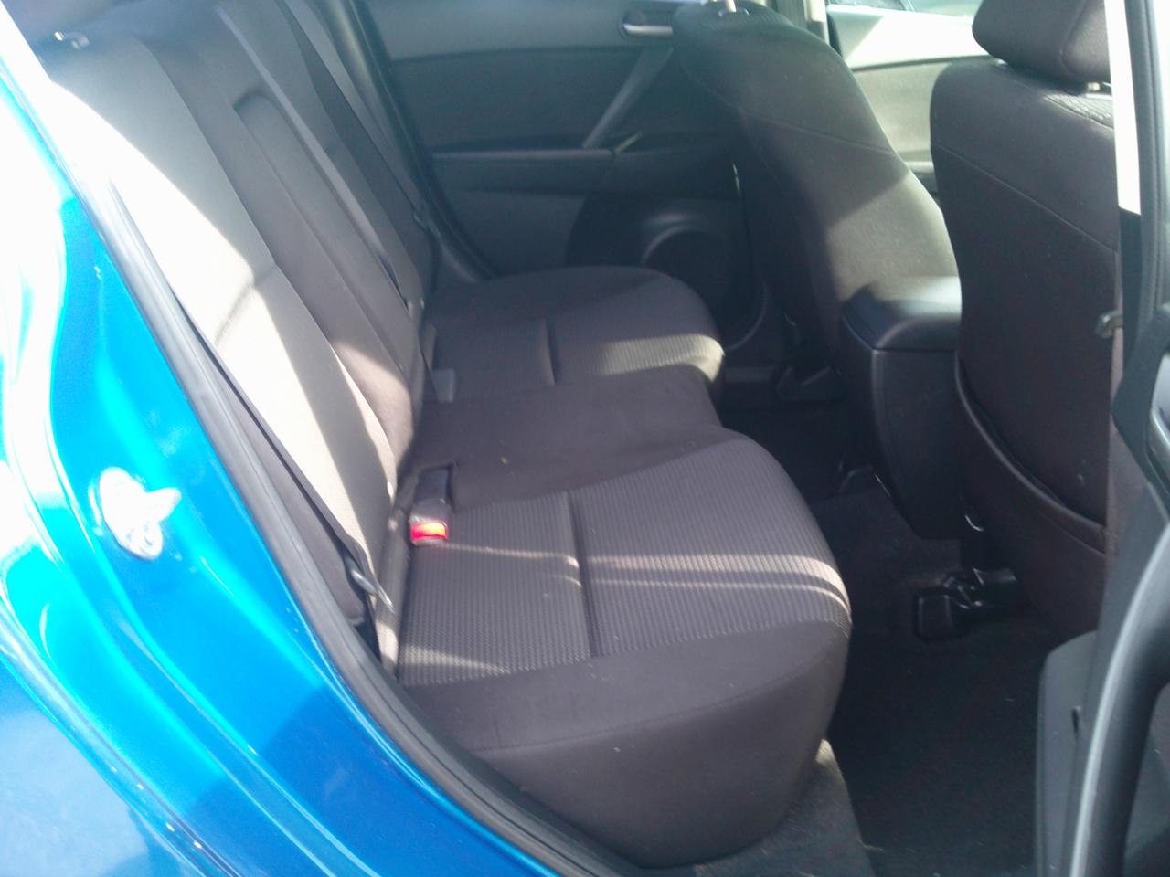 Mazda MAZDA3 i Touring 4-door 2012