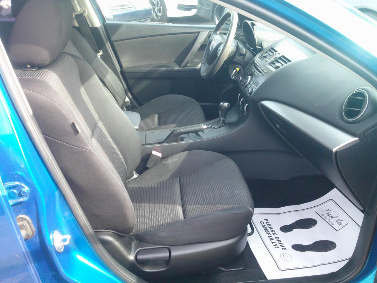 Mazda MAZDA3 i Touring 4-door 2012
