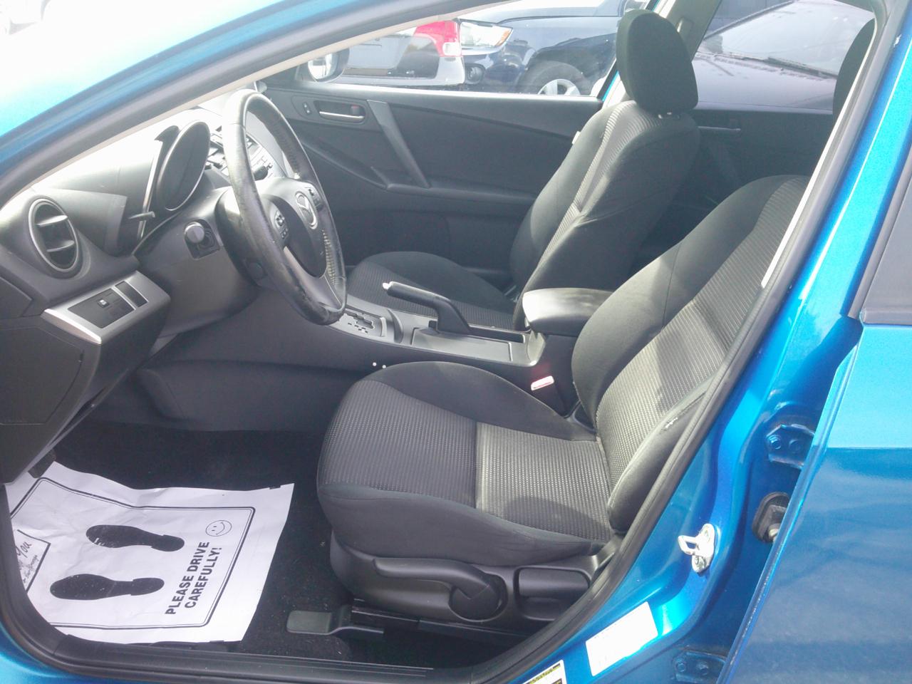 Mazda MAZDA3 i Touring 4-door 2012