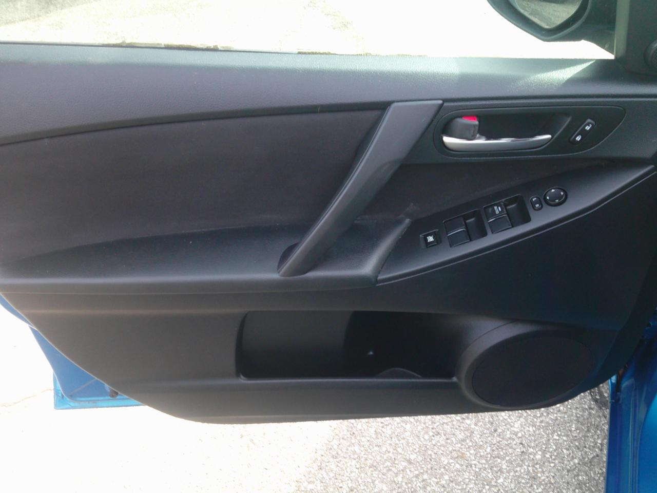 Mazda MAZDA3 i Touring 4-door 2012