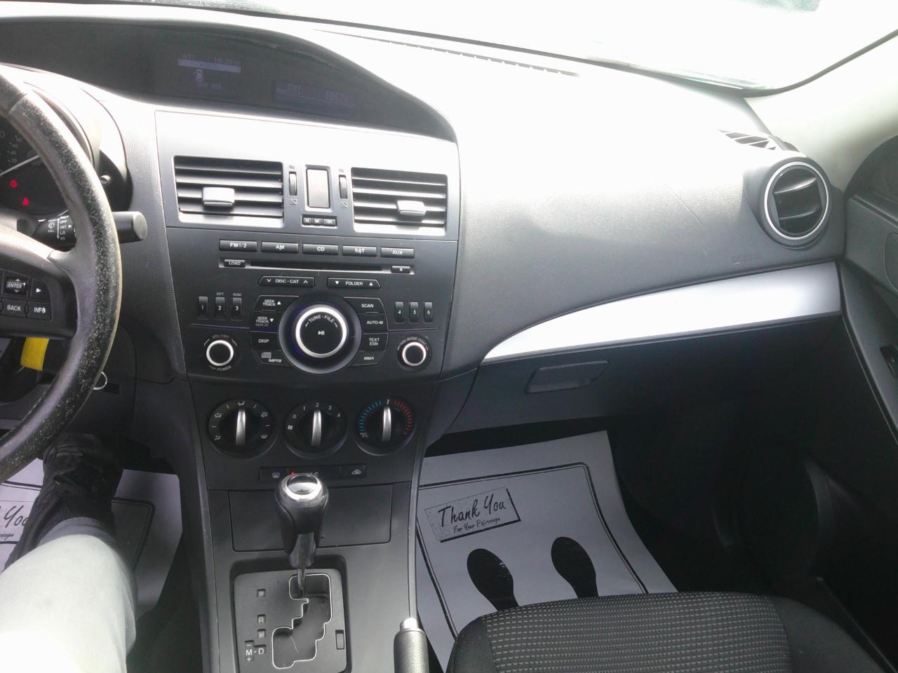 Mazda MAZDA3 i Touring 4-door 2012