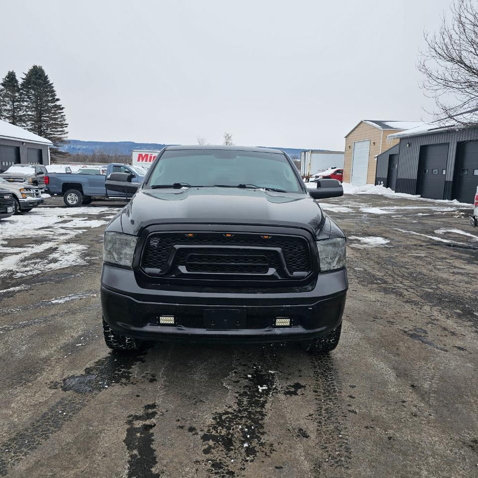 RAM 1500 4WD Crew Cab 140.5" Tradesman 2015