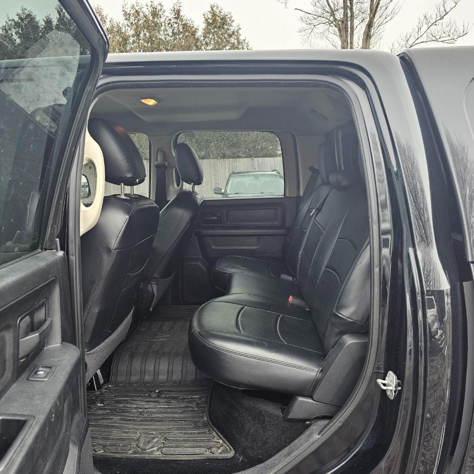 RAM 1500 4WD Crew Cab 140.5" Tradesman 2015