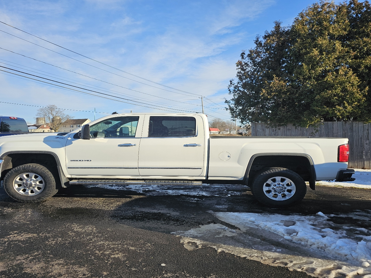 GMC Sierra 2500HD SLT Crew Cab 4WD 2015
