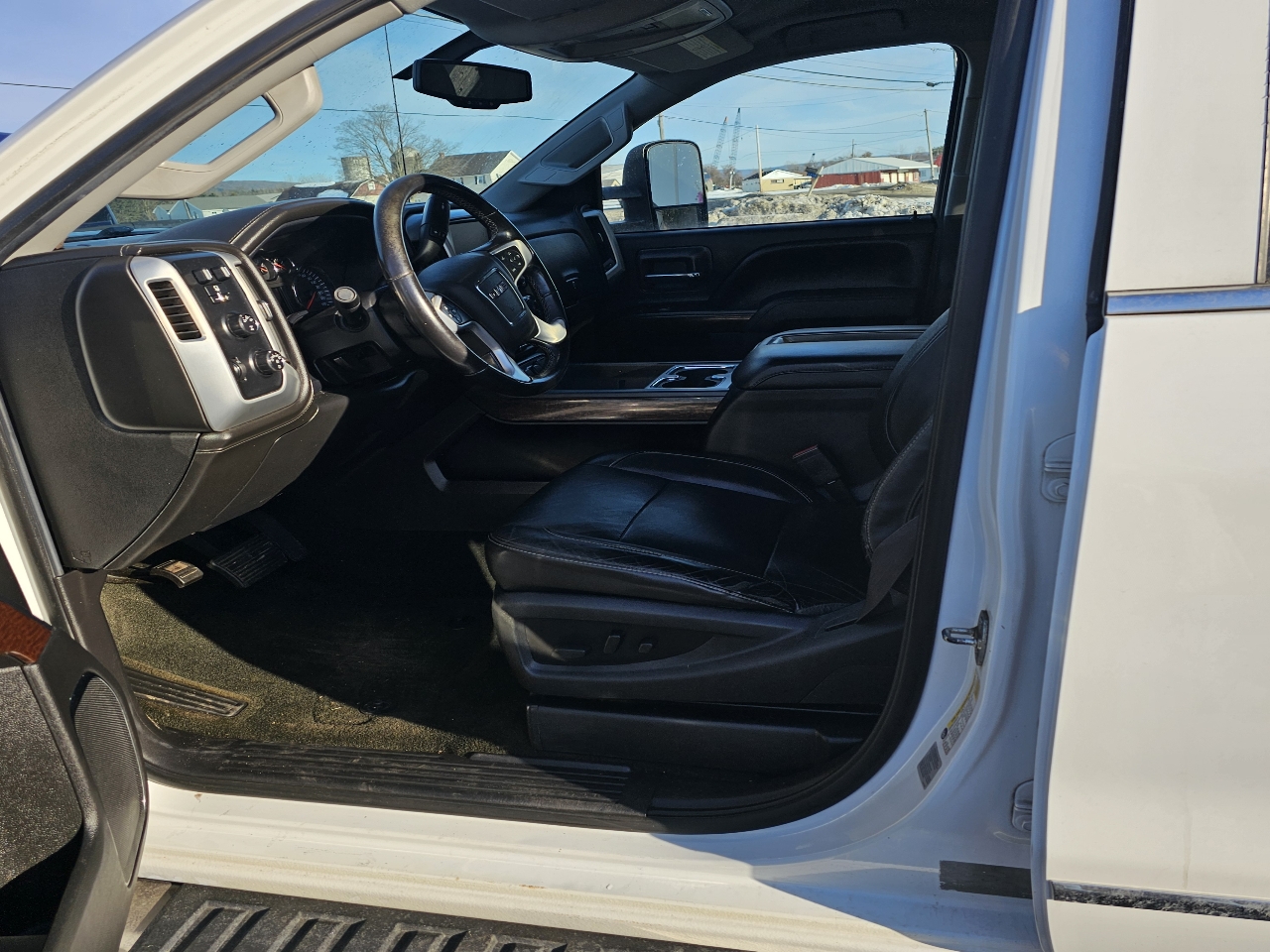 GMC Sierra 2500HD SLT Crew Cab 4WD 2015