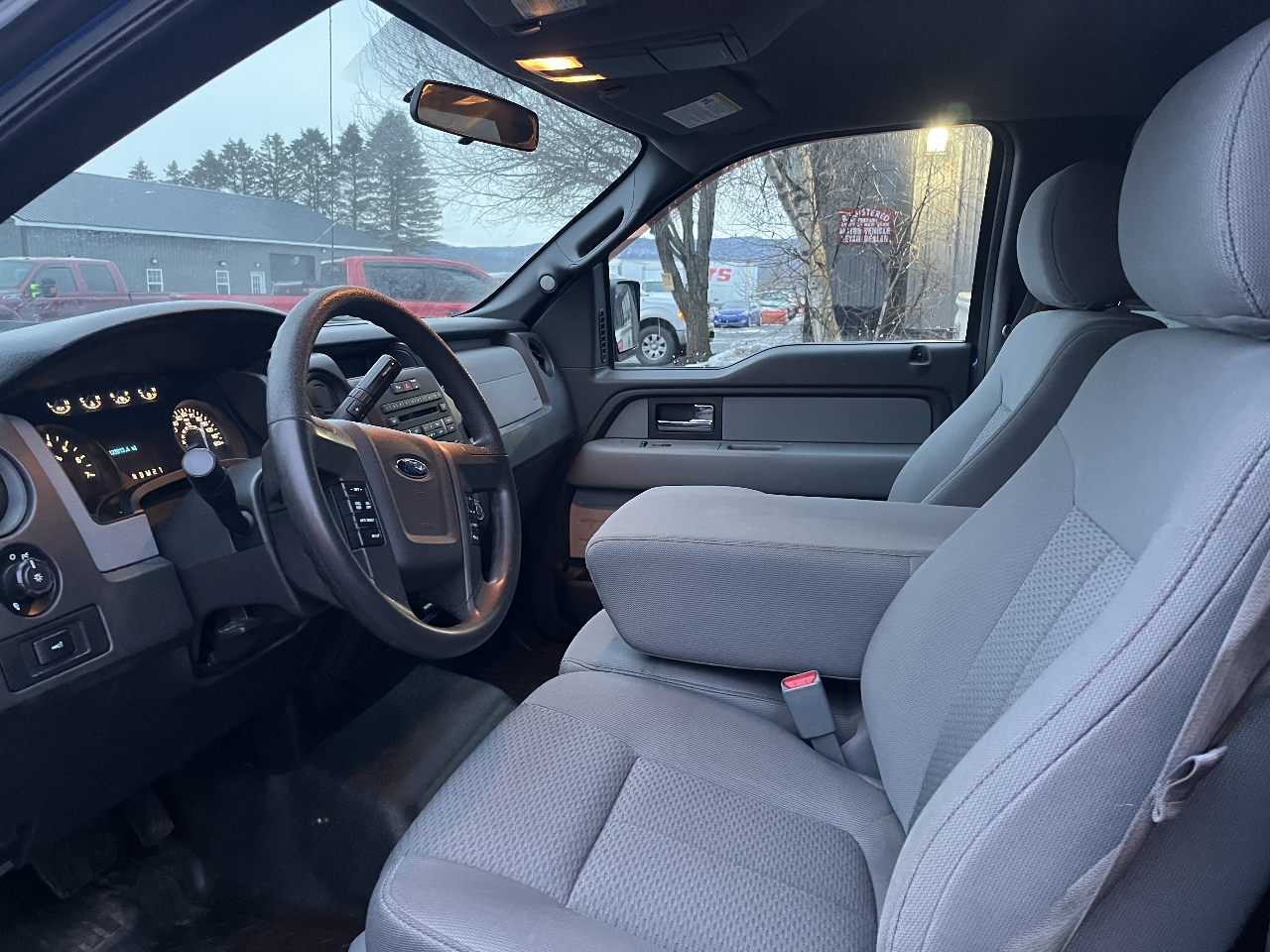 Ford F-150 4WD SuperCrew 145" STX 2014