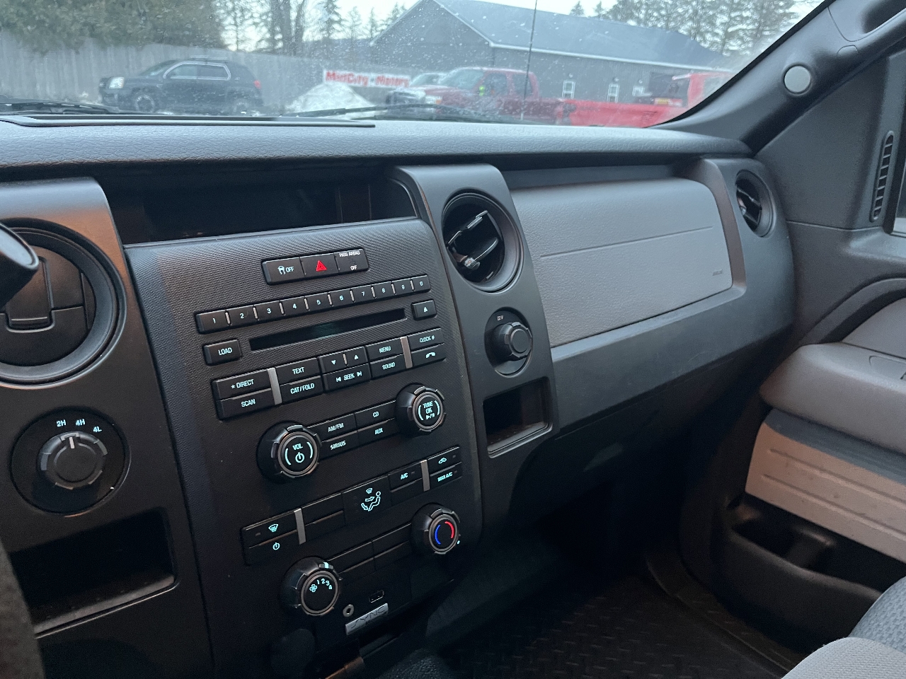 Ford F-150 4WD SuperCrew 145" STX 2014