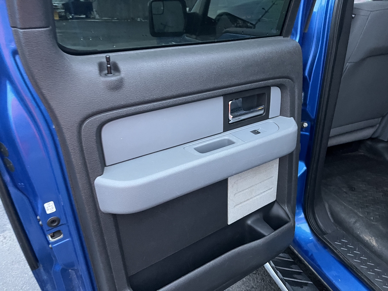 Ford F-150 4WD SuperCrew 145" STX 2014