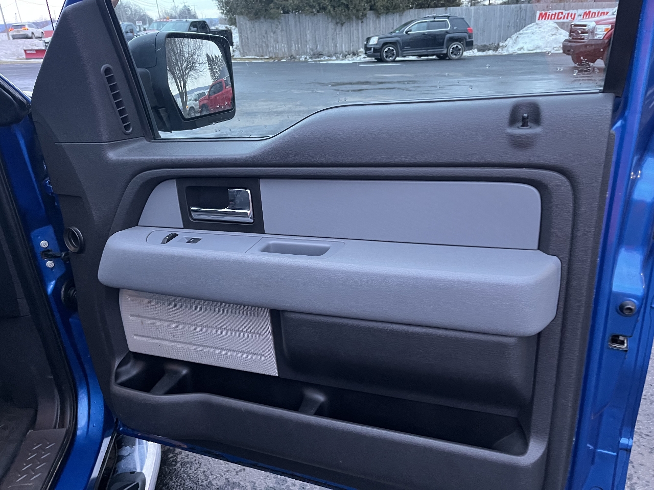 Ford F-150 4WD SuperCrew 145" STX 2014