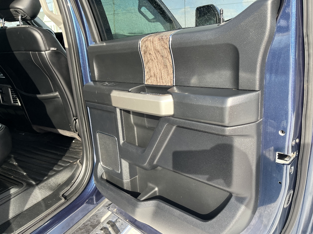 Ford F-250 SD Lariat Crew Cab 4WD 2017