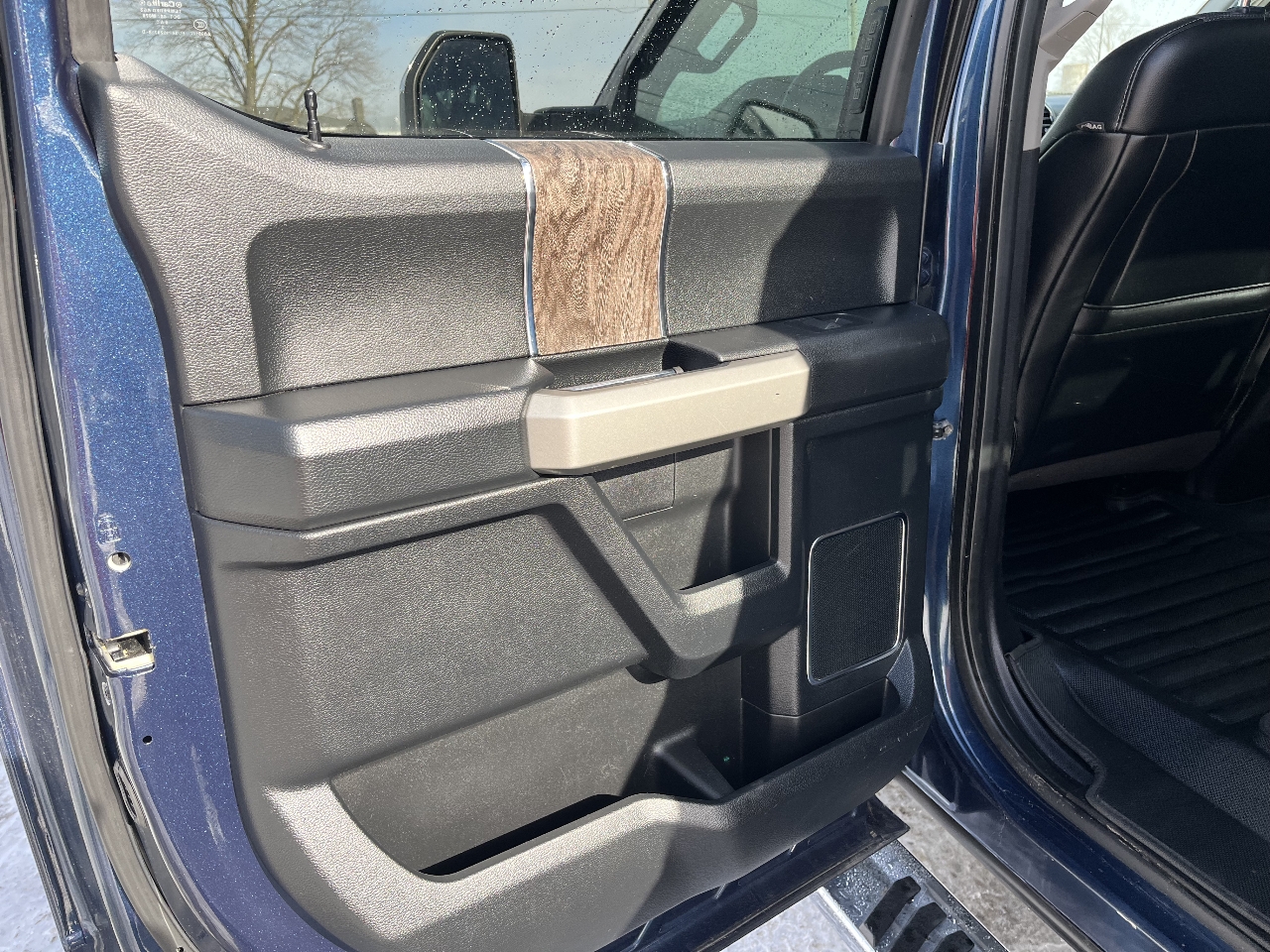 Ford F-250 SD Lariat Crew Cab 4WD 2017