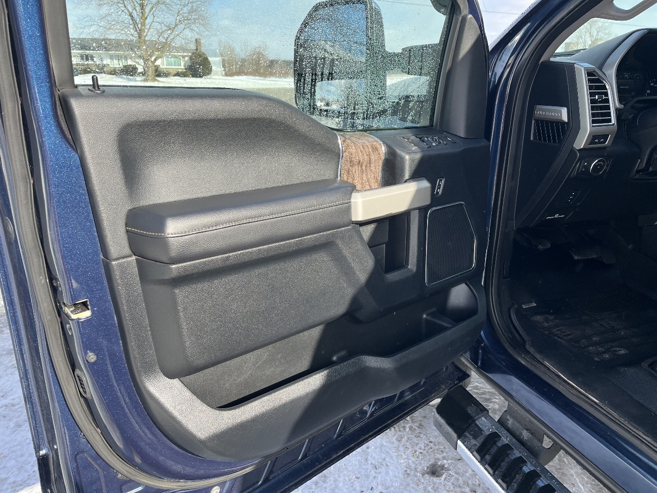 Ford F-250 SD Lariat Crew Cab 4WD 2017