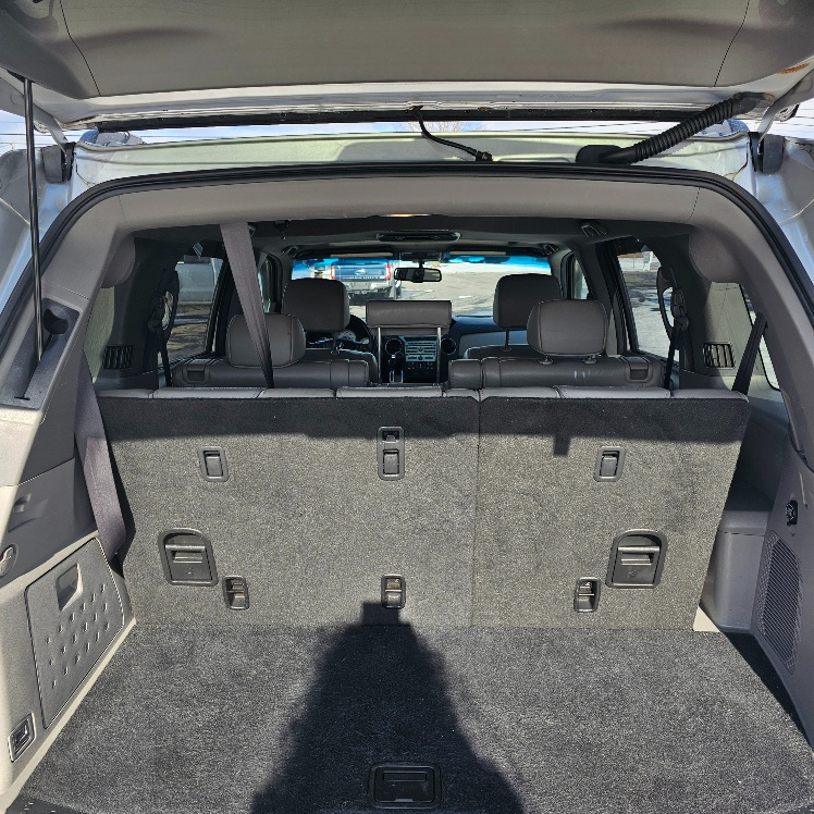 Honda Pilot Touring 4WD 5-Spd AT with DVD 2011