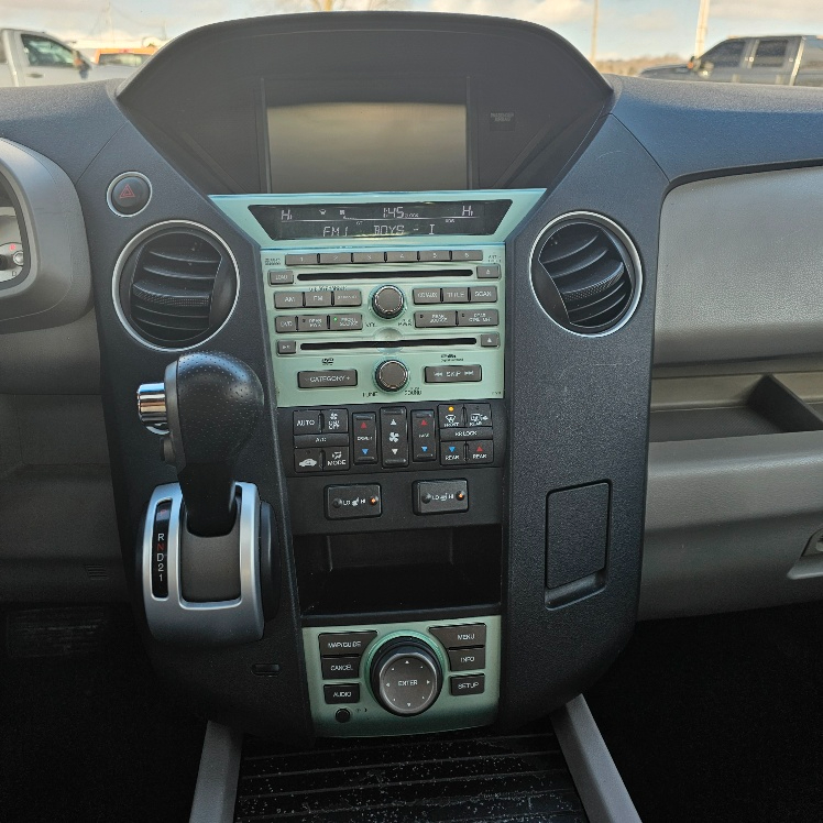 Honda Pilot Touring 4WD 5-Spd AT with DVD 2011