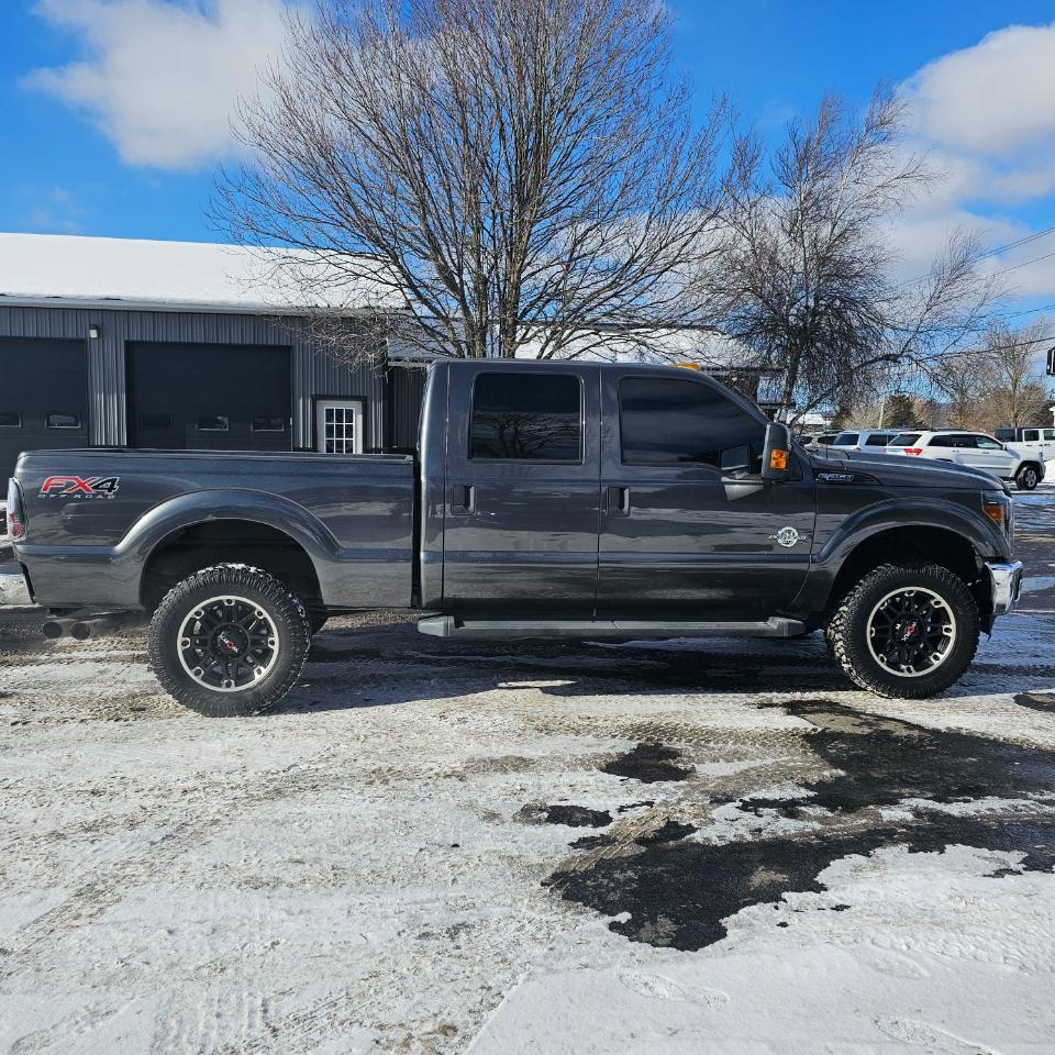 Ford F-250 SD XLT Crew Cab 4WD 2016