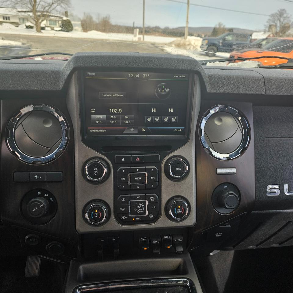 Ford F-350 SD Lariat Crew Cab 4WD 2015