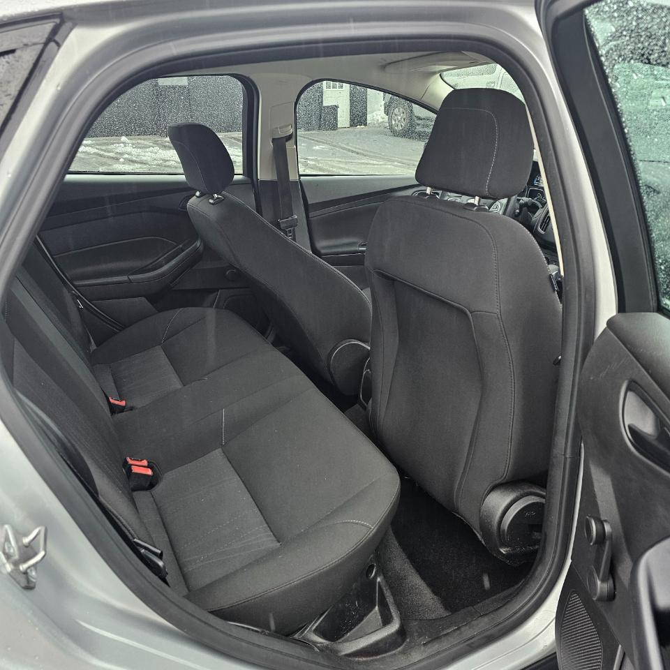 Ford Focus S Sedan 2016