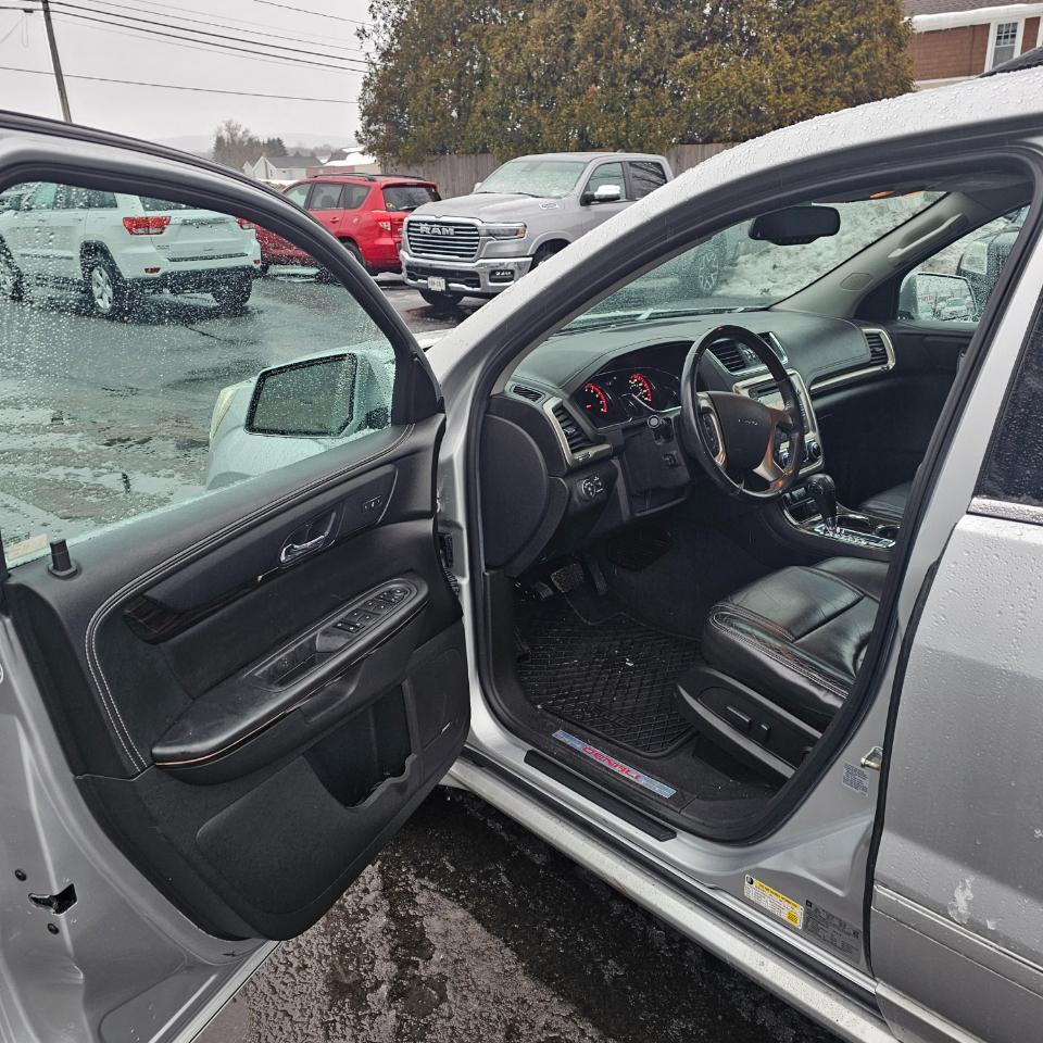 GMC Acadia Denali AWD 2016