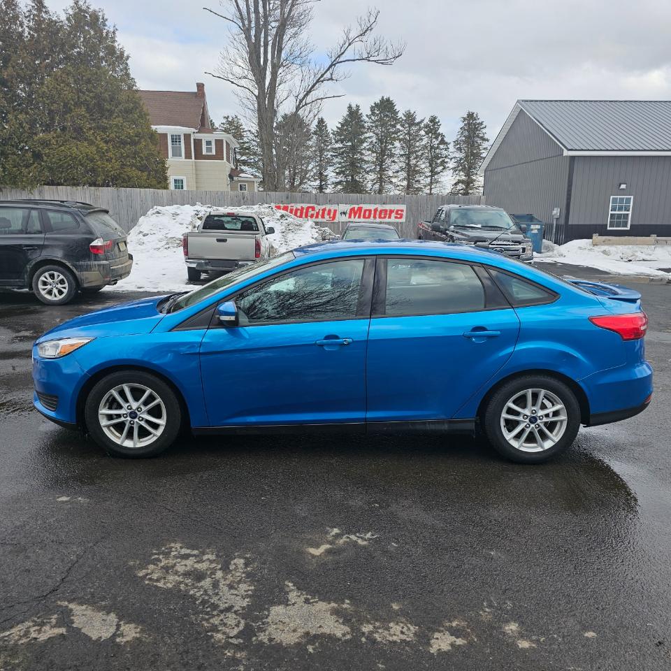 Ford Focus SE Sedan 2016