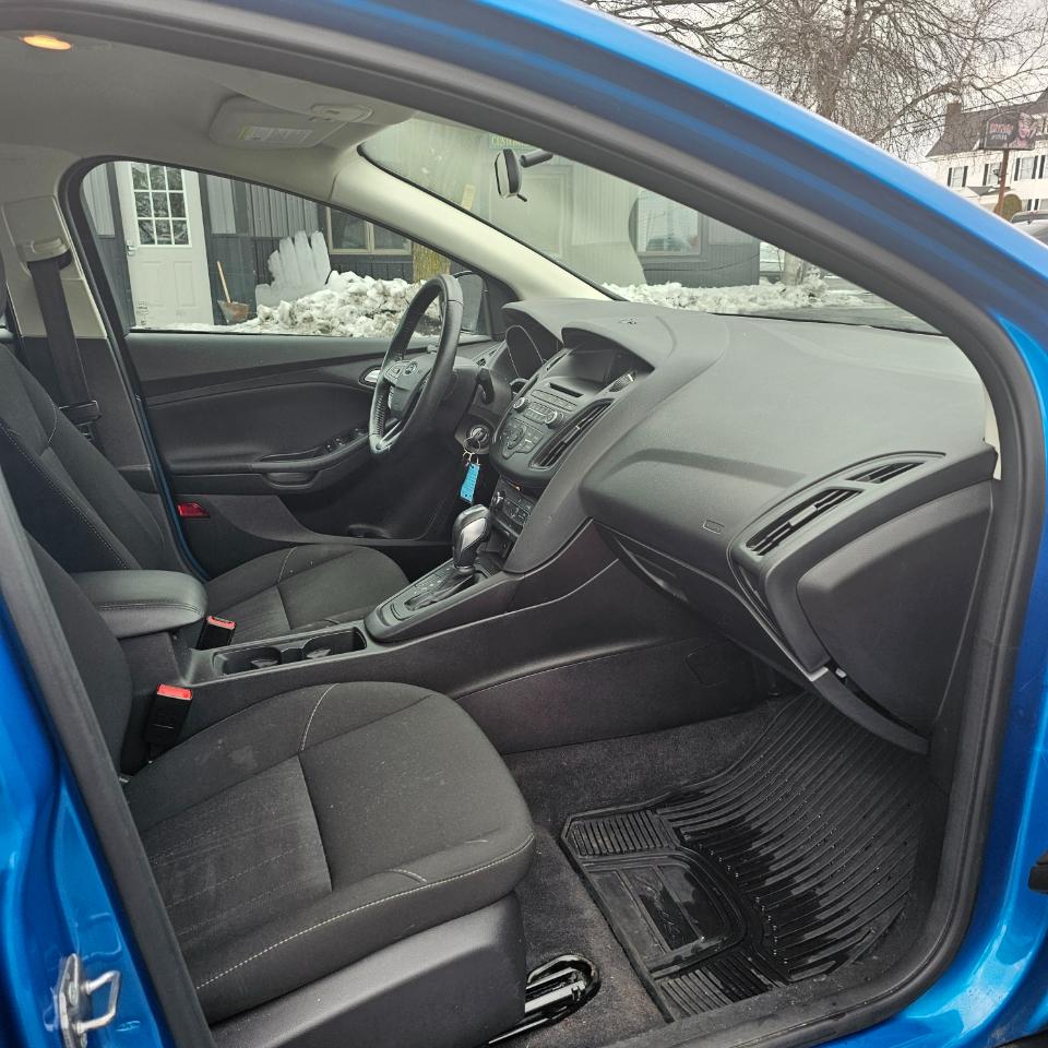 Ford Focus SE Sedan 2016