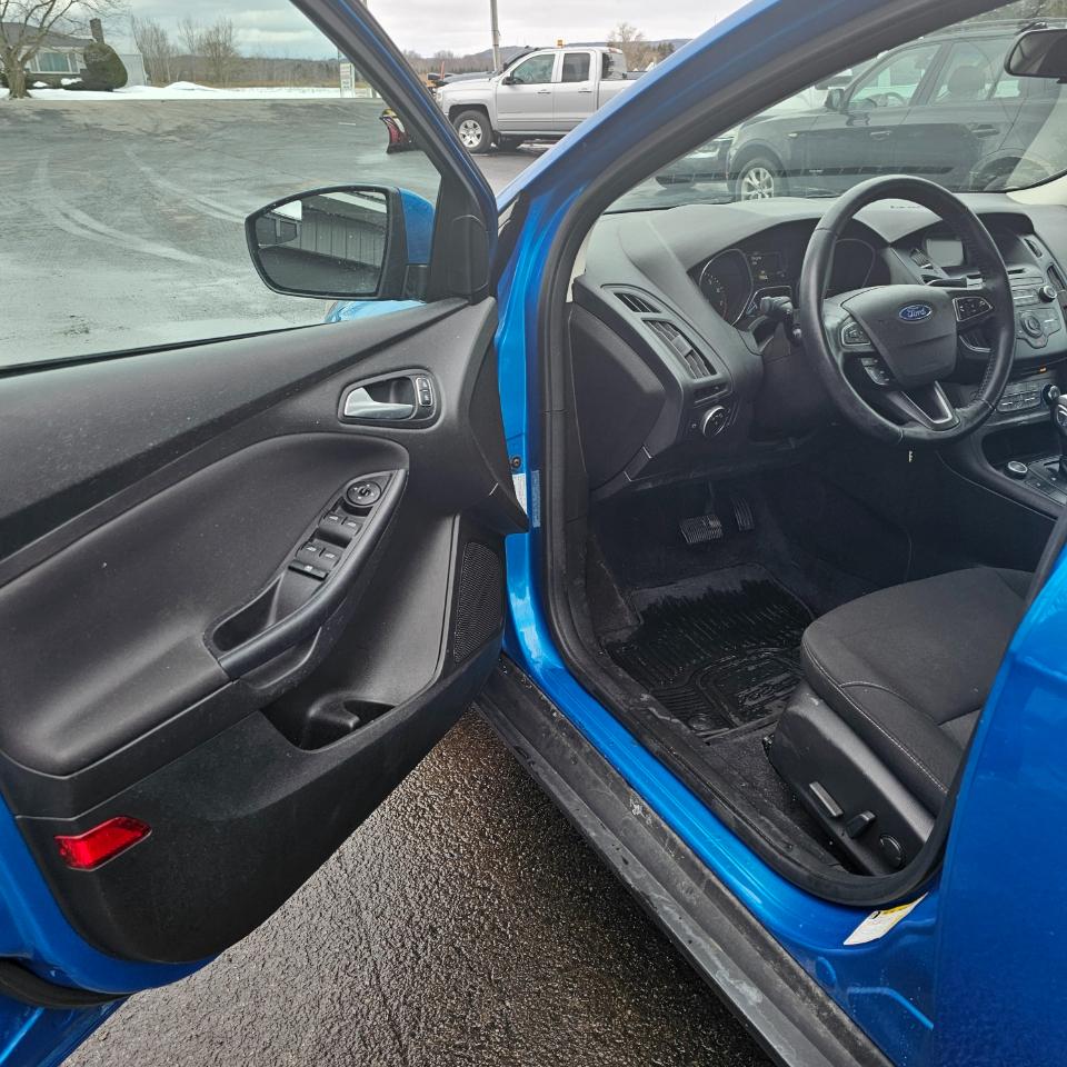 Ford Focus SE Sedan 2016