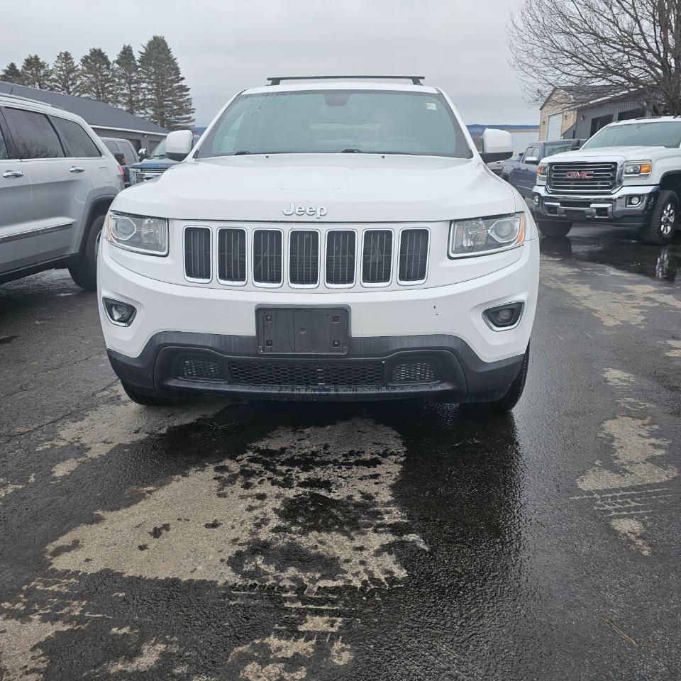 Jeep Grand Cherokee Laredo 4WD 2015