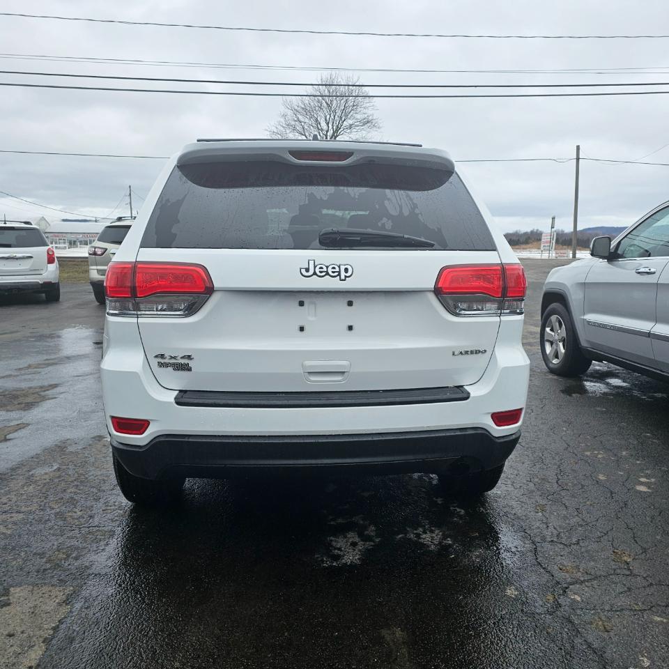 Jeep Grand Cherokee Laredo 4WD 2015