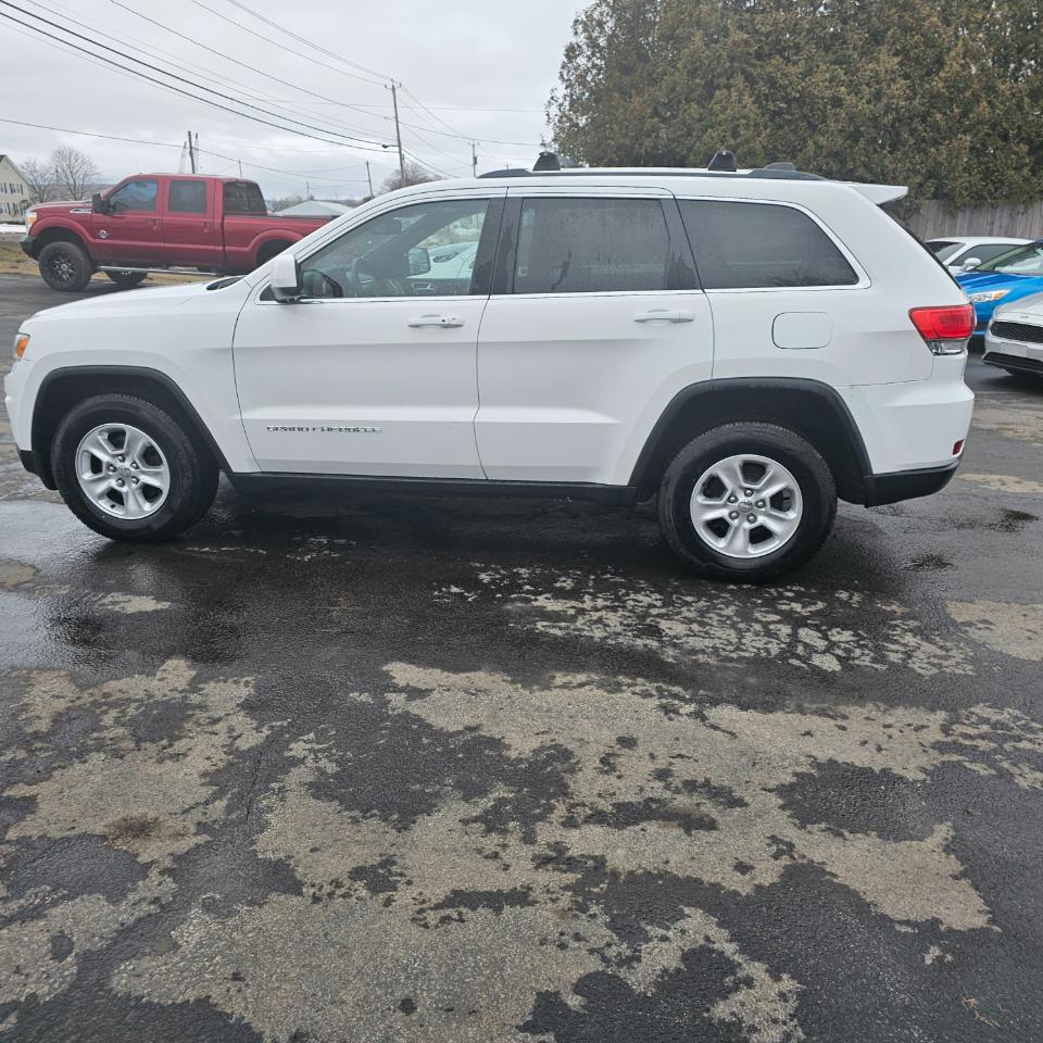Jeep Grand Cherokee Laredo 4WD 2015