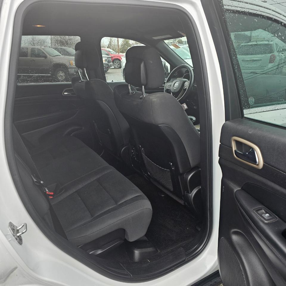 Jeep Grand Cherokee Laredo 4WD 2015