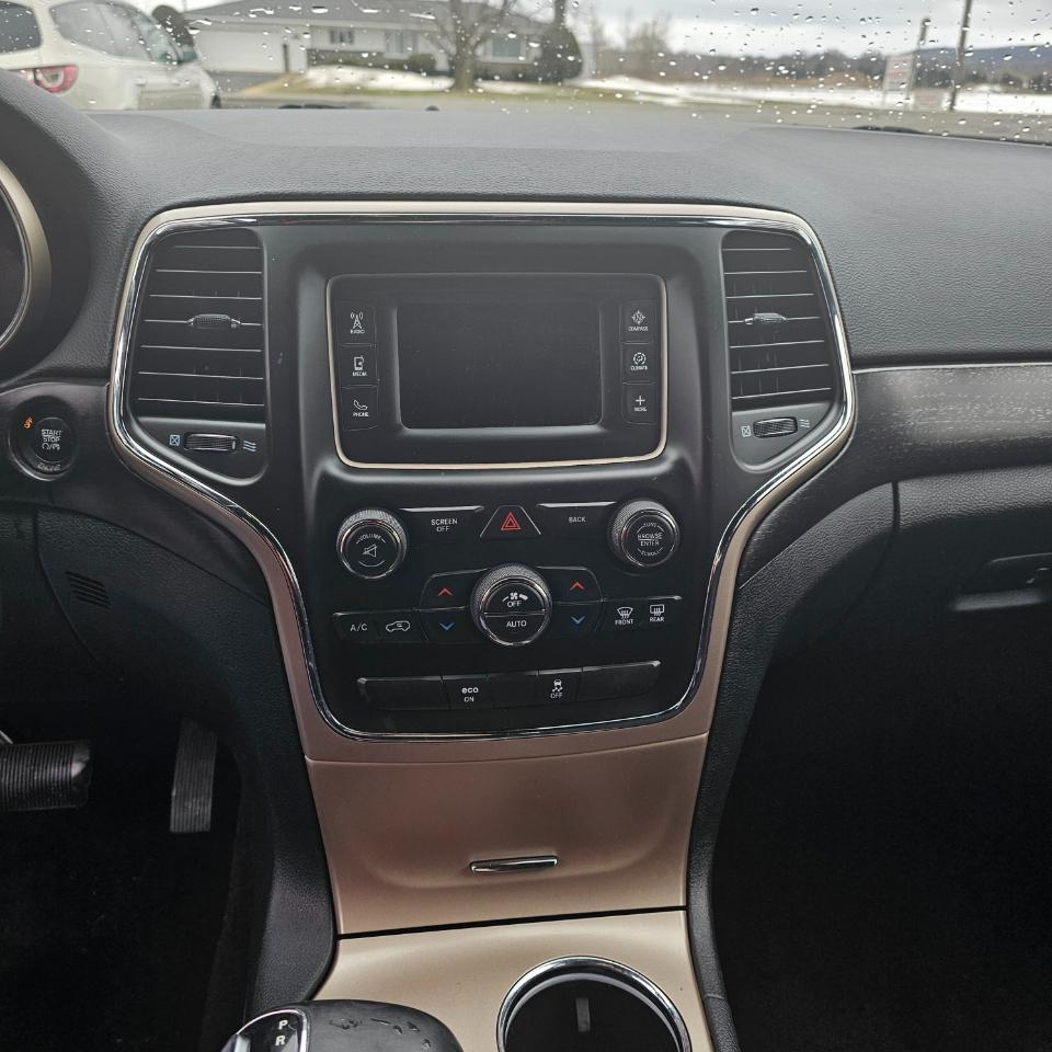 Jeep Grand Cherokee Laredo 4WD 2015