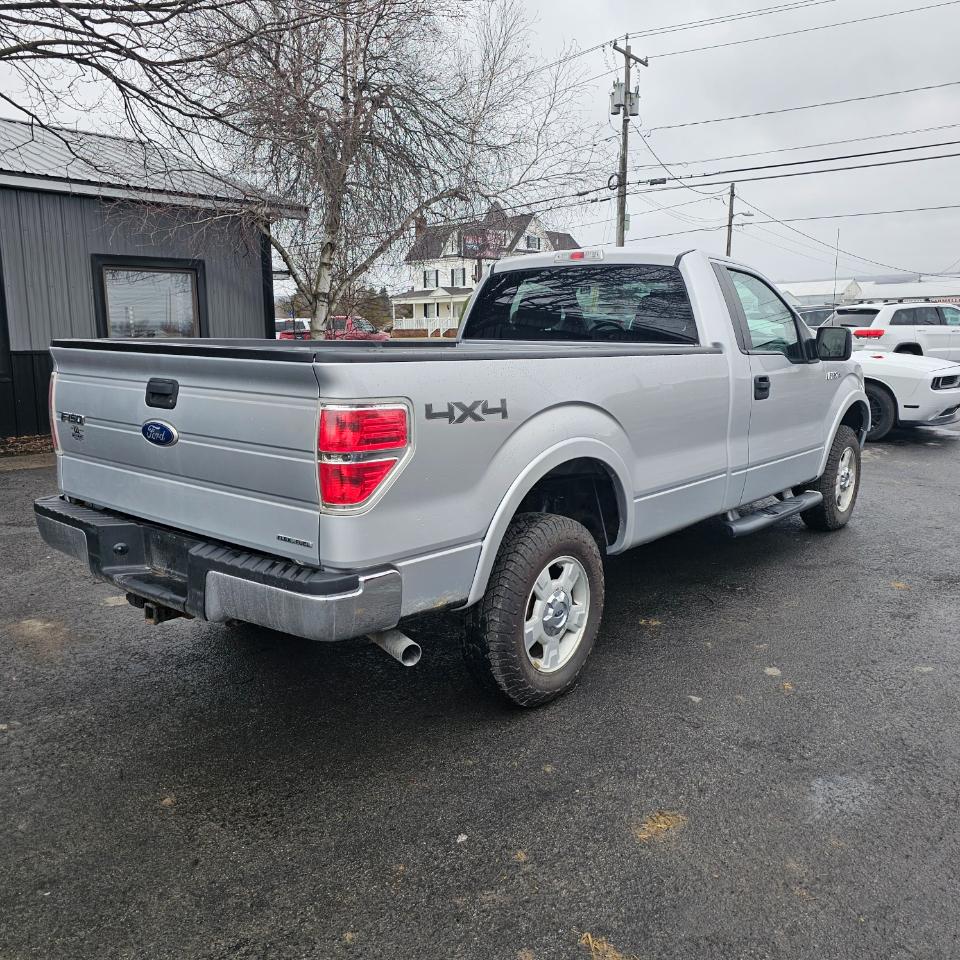 Ford F-150 XLT 8-ft. Bed 4WD 2011
