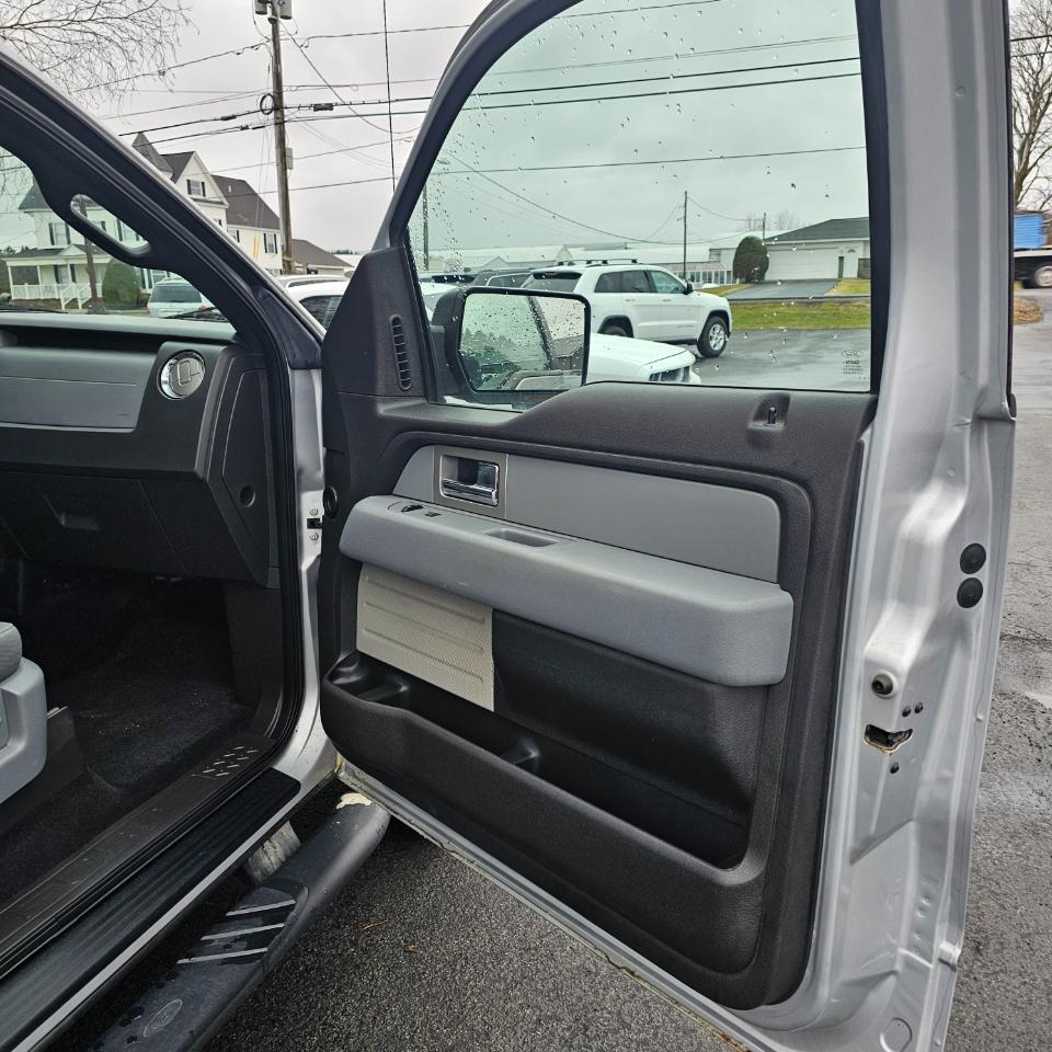 Ford F-150 XLT 8-ft. Bed 4WD 2011