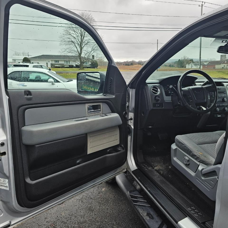 Ford F-150 XLT 8-ft. Bed 4WD 2011