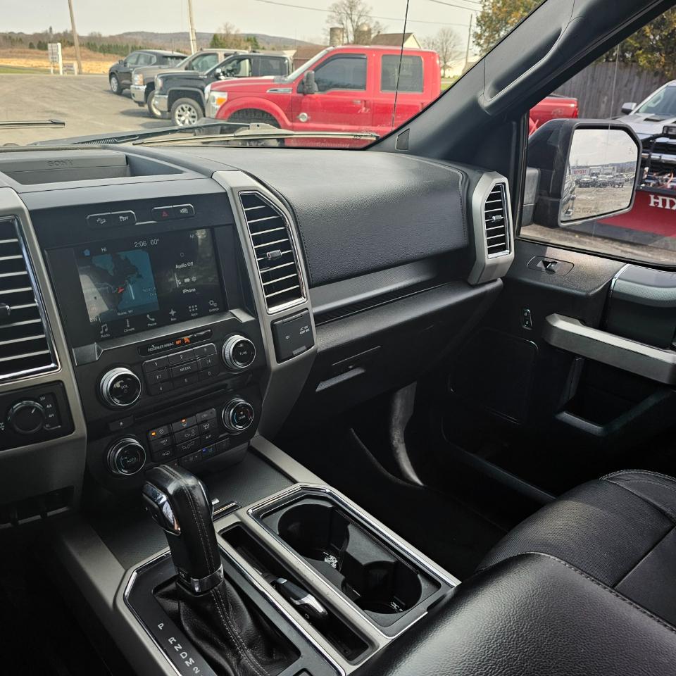 Ford F-150 Lariat SuperCrew 4WD 2015