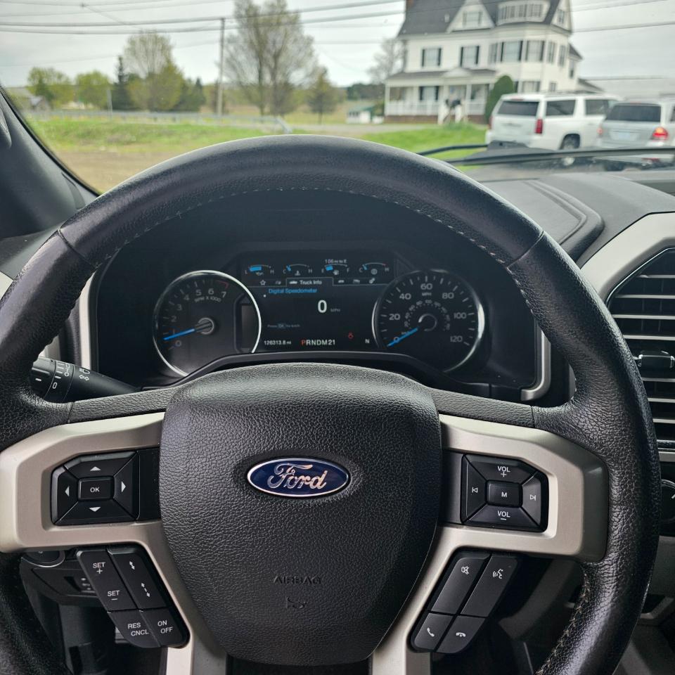 Ford F-150 Lariat SuperCrew 4WD 2015