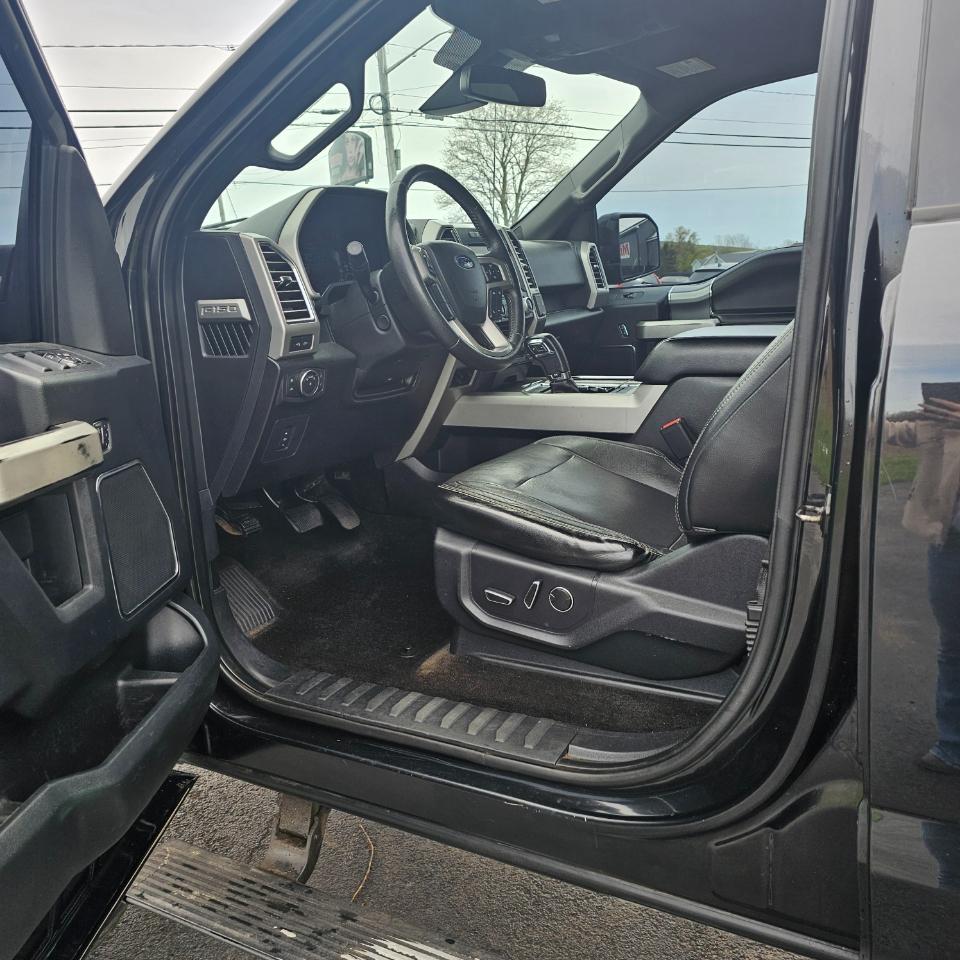 Ford F-150 Lariat SuperCrew 4WD 2015