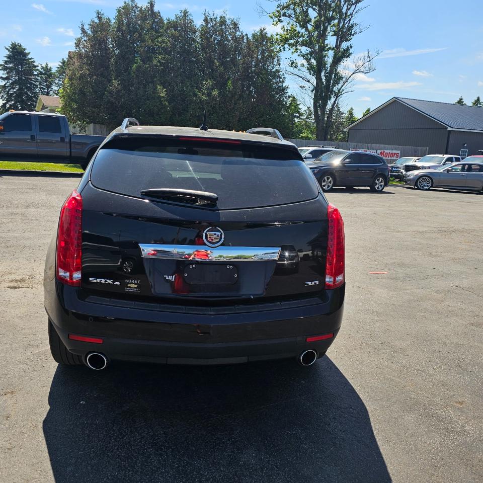 Cadillac SRX AWD Performance Collection 2013