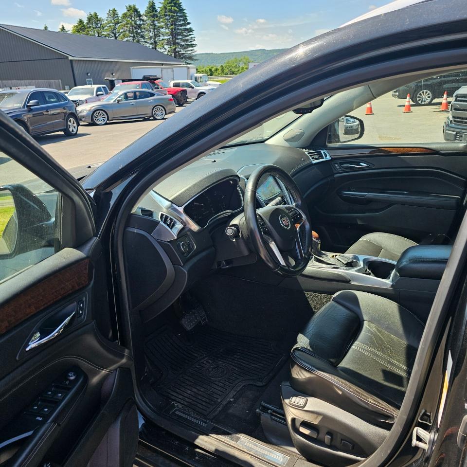 Cadillac SRX AWD Performance Collection 2013
