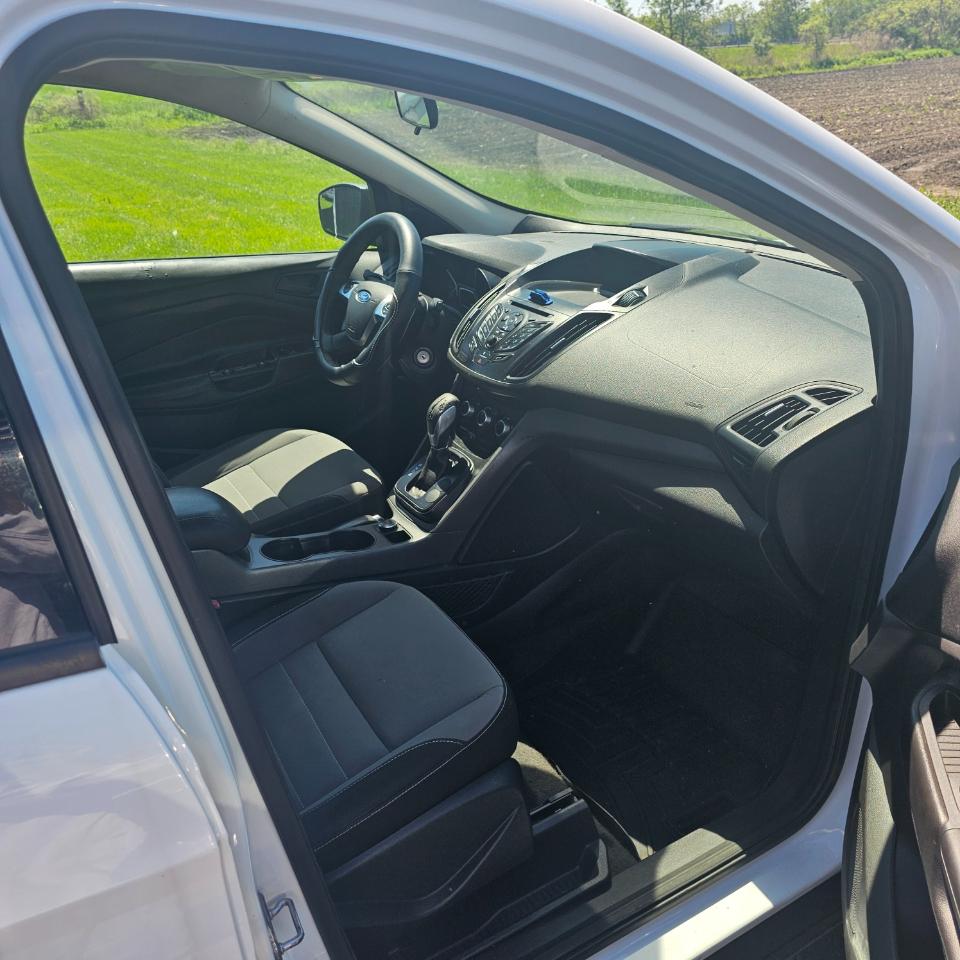 Ford Escape S FWD 2015