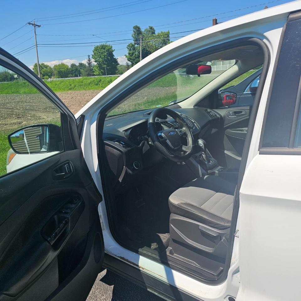 Ford Escape S FWD 2015