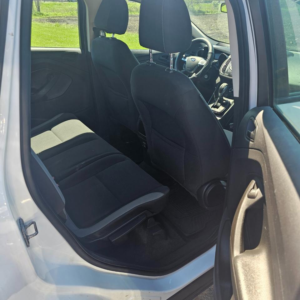 Ford Escape S FWD 2015
