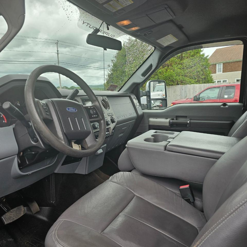 Ford F-350 SD XLT Crew Cab 4WD 2013