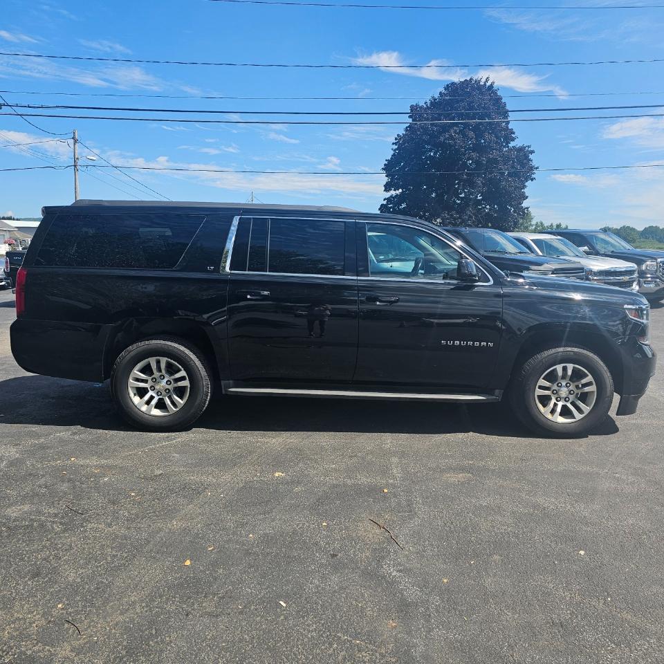 Chevrolet Suburban LT 1500 4WD 2015