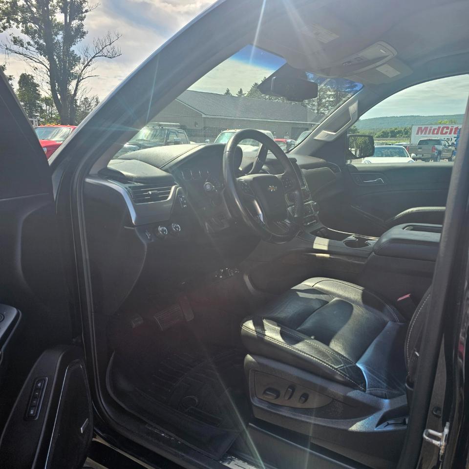 Chevrolet Suburban LT 1500 4WD 2015