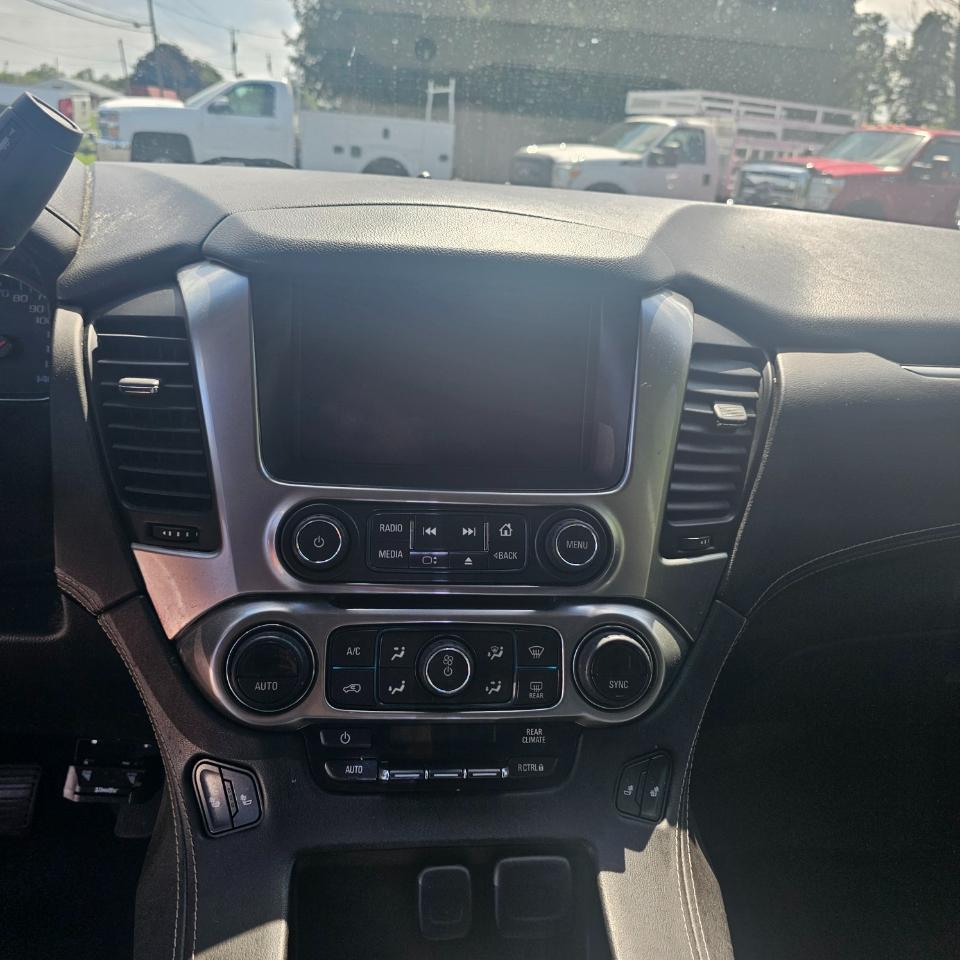 Chevrolet Suburban LT 1500 4WD 2015