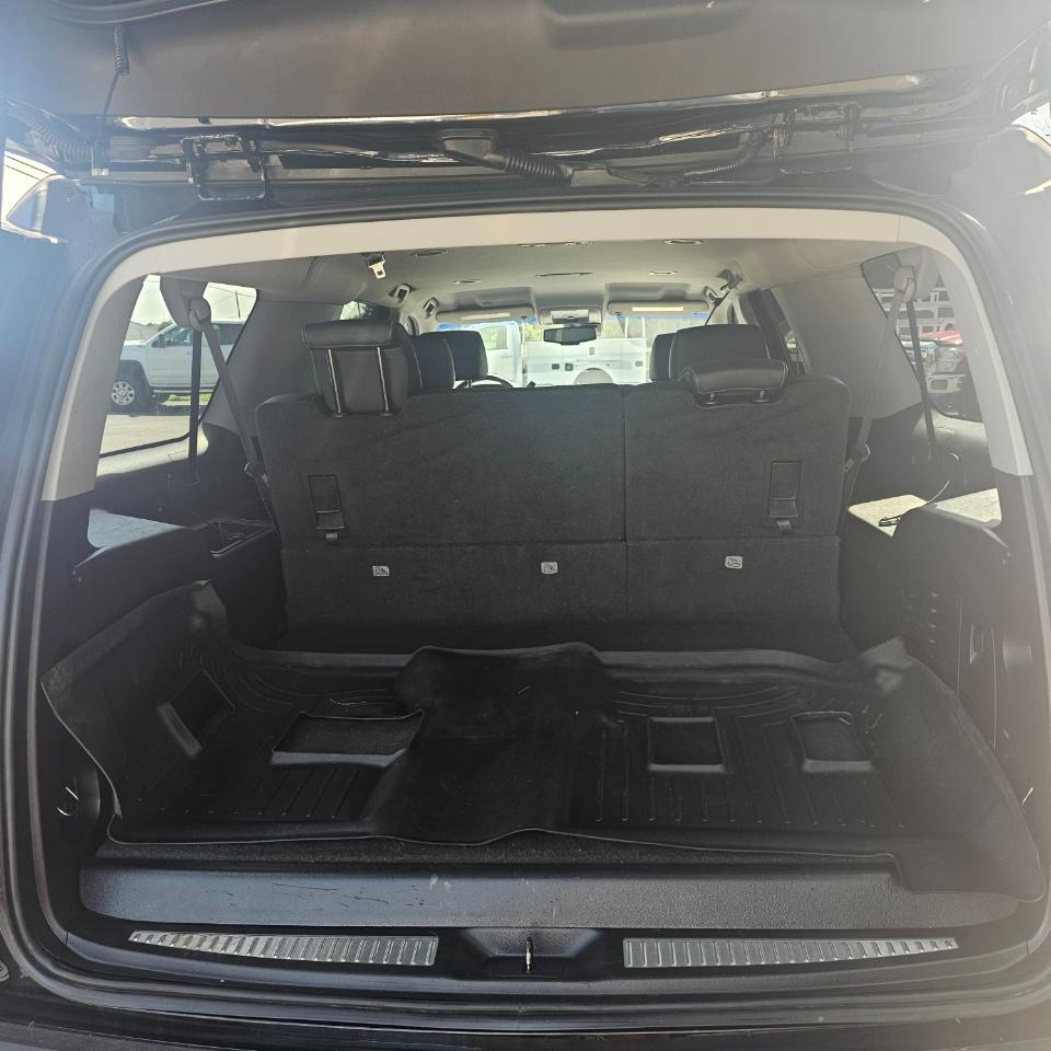 Chevrolet Suburban LT 1500 4WD 2015