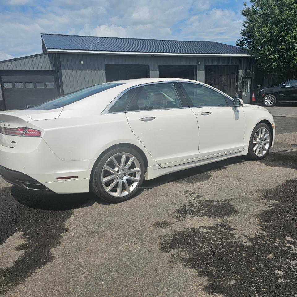 Lincoln MKZ Hybrid Sedan 2015