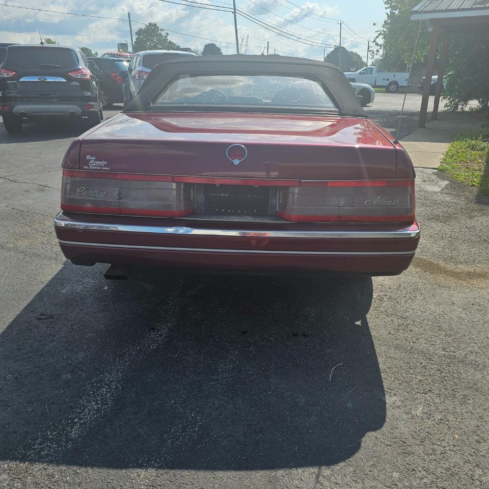 Cadillac Allante Base 1988