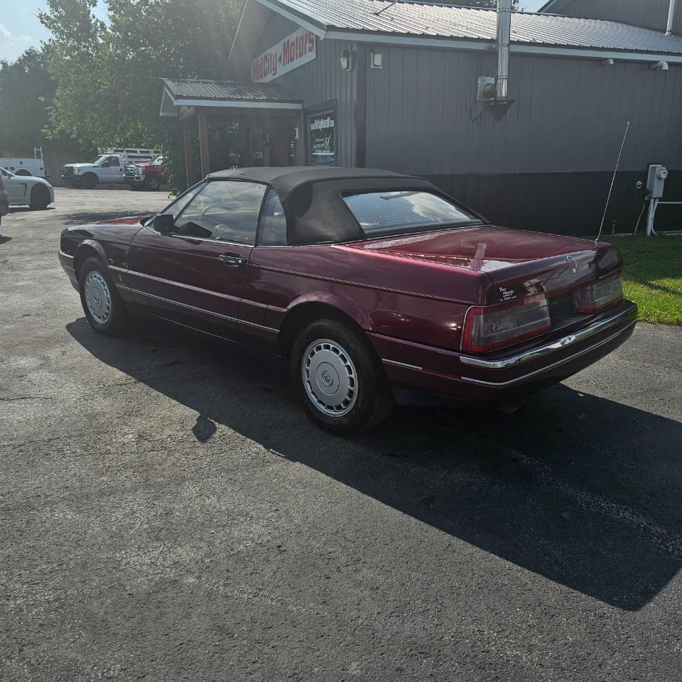 Cadillac Allante Base 1988